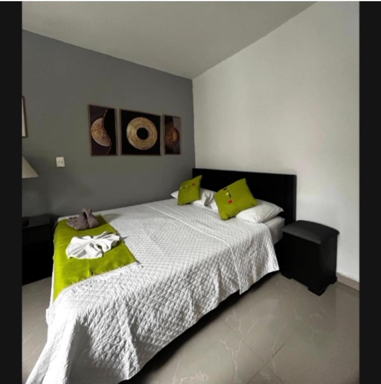 International Hotel מדיין מראה חיצוני תמונה