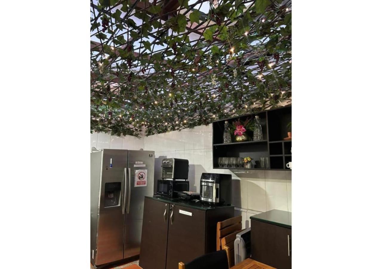 International Hotel מדיין מראה חיצוני תמונה